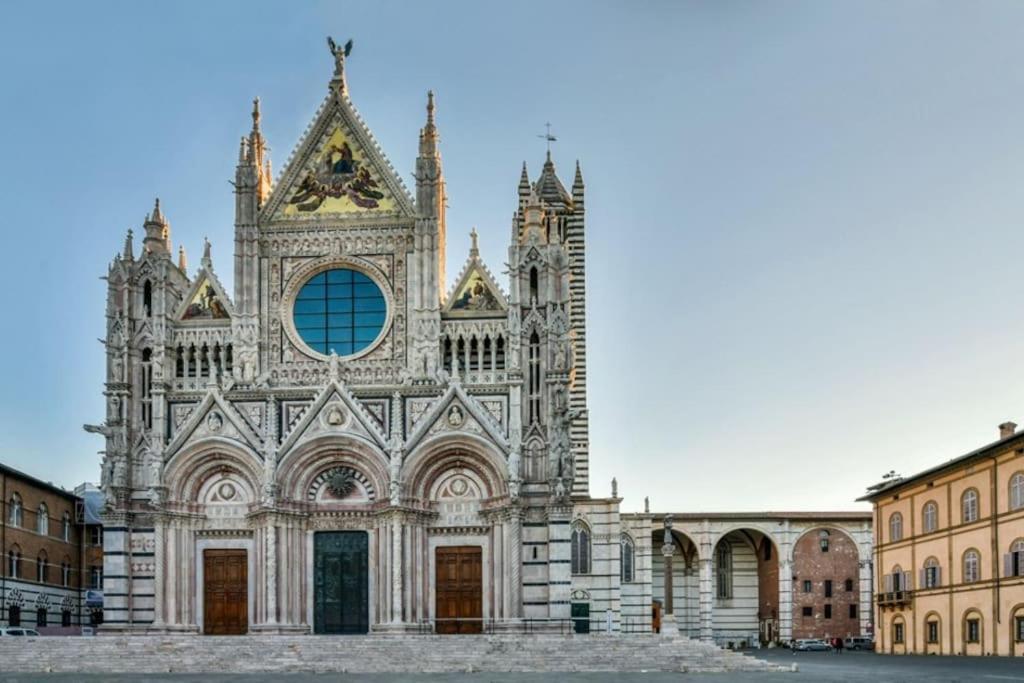 דירות סיינה Palazzo Celsi Pollini Duomo Casa Emma מראה חיצוני תמונה